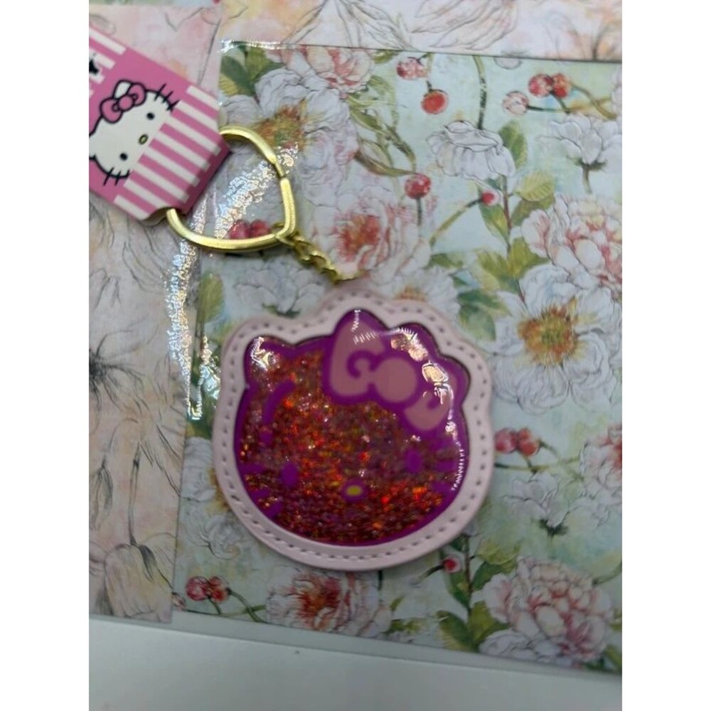Hello kitty keychain - Picture 2 of 3